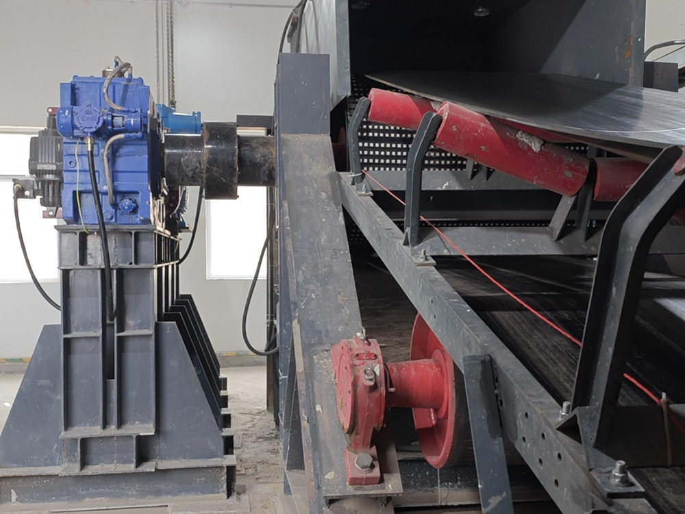 皮（pí）帶輸送機