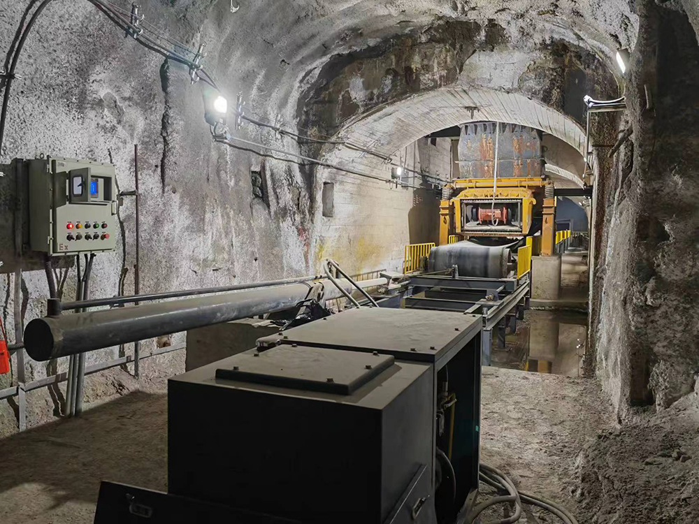 全自動皮（pí）帶機（jī）液壓拉緊